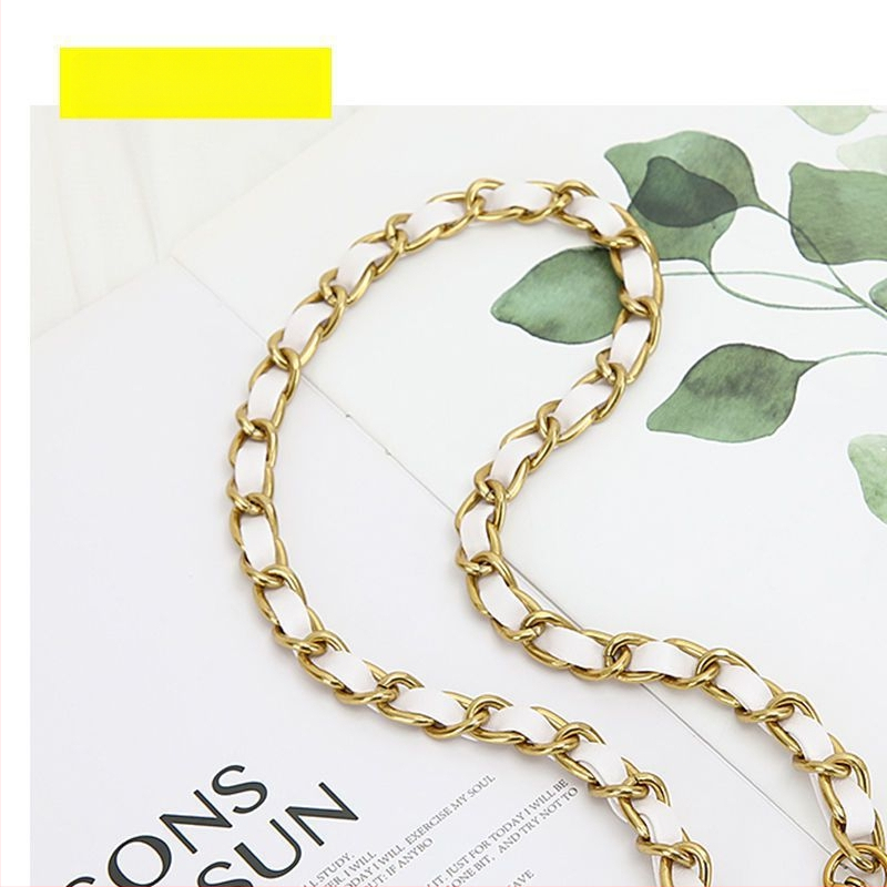 Ремък за чанта през рамо със метална верига, кожено портмоне и малък картодържател, аниме дизайн (Зима 2023)