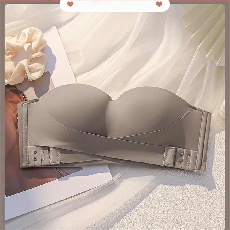 Сутиен без презрамки с повдигане, против изплъзване; чашка 1/2; основен материал нейлон, подплата спандекс; свалящи се двойни презрамки; задно закопчаване с три реда копчета