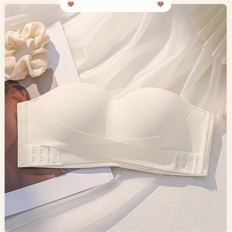 Сутиен без презрамки с повдигане, против изплъзване; чашка 1/2; основен материал нейлон, подплата спандекс; свалящи се двойни презрамки; задно закопчаване с три реда копчета