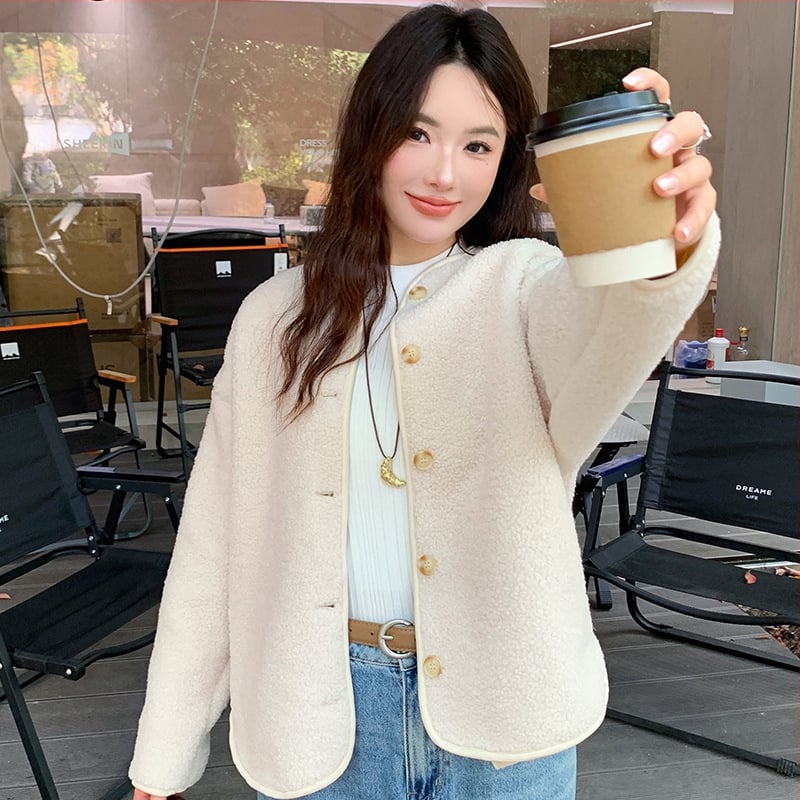 Cardigan damă din fleece Sherpa imitatie, croială lejeră, mâneci lungi, amestec poliester 95%+, căptușeală: 91.9% poliester, 5.2% elastan, 1.6% viscose, 0.7% lână de oaie, 0.6% mătase dud, Iarna 2025