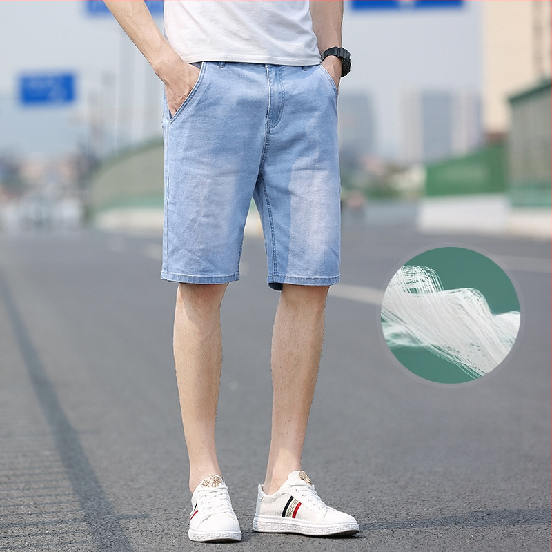 Șort denim cu croială dreaptă, talie medie, amestec de bumbac (69.8% bumbac, 27.8% poliester, 0.6% viscose, 1.8% elastan), finisaj spălat