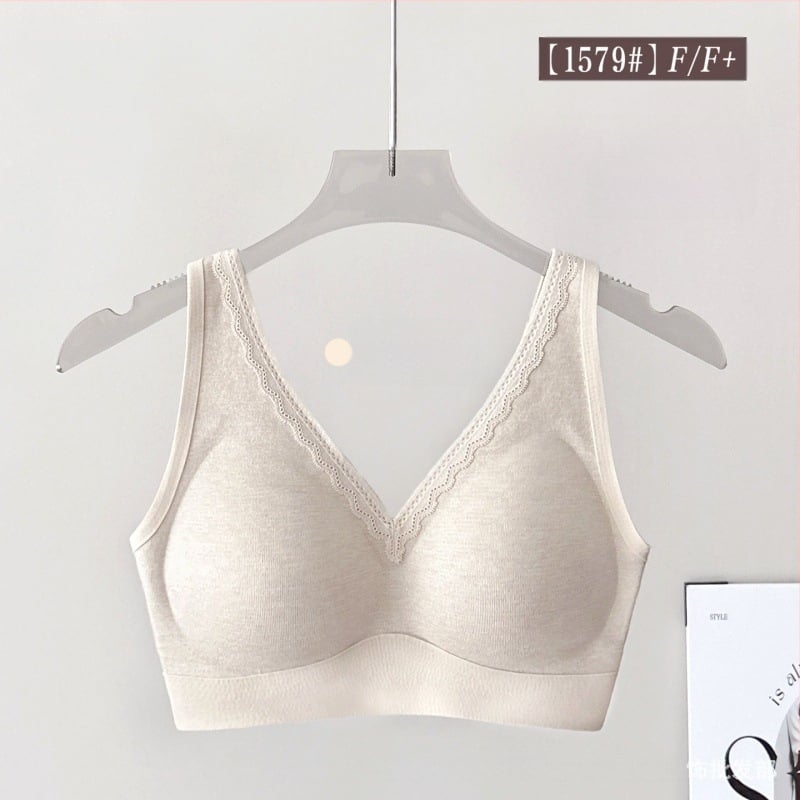 Безшевен дантелен сутиен с широки фиксирани презрамки, пълна чашка, тънкоформована чашка, дантелен плат найлонова основа, подплата модал, дишащ и удобен
