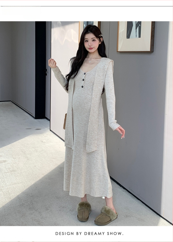 Средна дължина рокля за бременни с V-образно деколте, дълги ръкави, едноцветна, смес акрил и еластан (70–80% акрил, под 30% еластан), Зимна колекция 2025