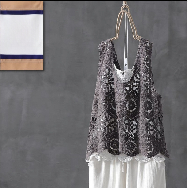 Moteriška medvilninė cape stiliaus liemenė su kapoko įdaru, rombo modelis, apvali kaklų, be rankovių, megztinio stilius, pavasaris 2025