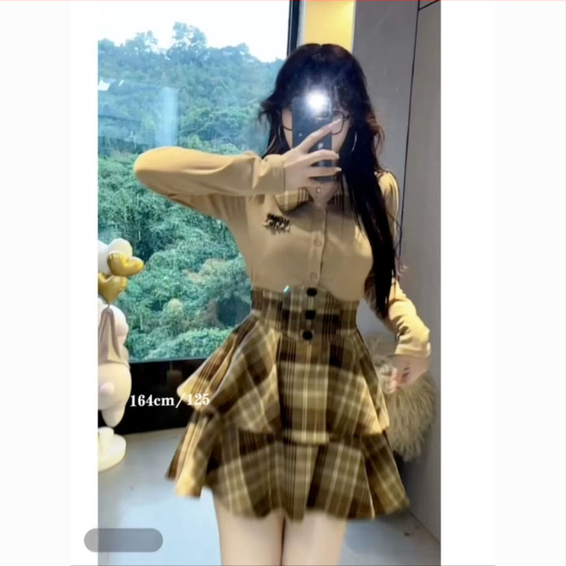 Set JK Uniform din două piese, talie evidentă și fustă bufantă, primăvara 2025, PVC 90–95% țesătură TR, stil literar retro