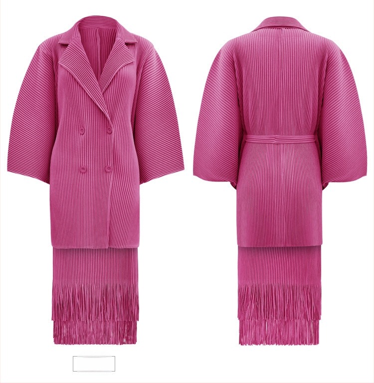 Costum cu fustă două piese, poliester, textură ușor zbârlită, mâneci 3/4, fustă midi