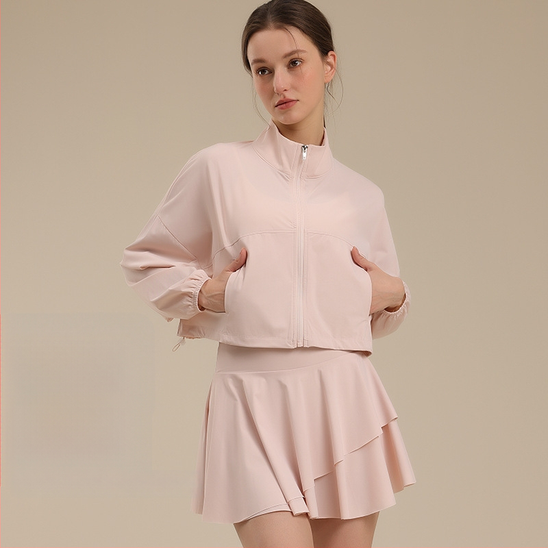 Σετ γιόγκα: ζακέτα-φούστα, διαπνοή νάιλον, UV-ανθεκτικό, γρήγορο στέγνωμα, υψηλός λαιμός, τσέπες, μακριά μανίκια, μήκος μανικιού 55–60 cm, μήκος φούστας 34–37 cm