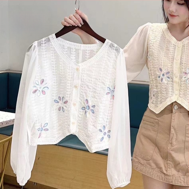 Csipkés kardigán etnikus stílusban, V-nyakú, harang alakú ujjak, anyag Tencel Lyocell, karcsúsított szabás