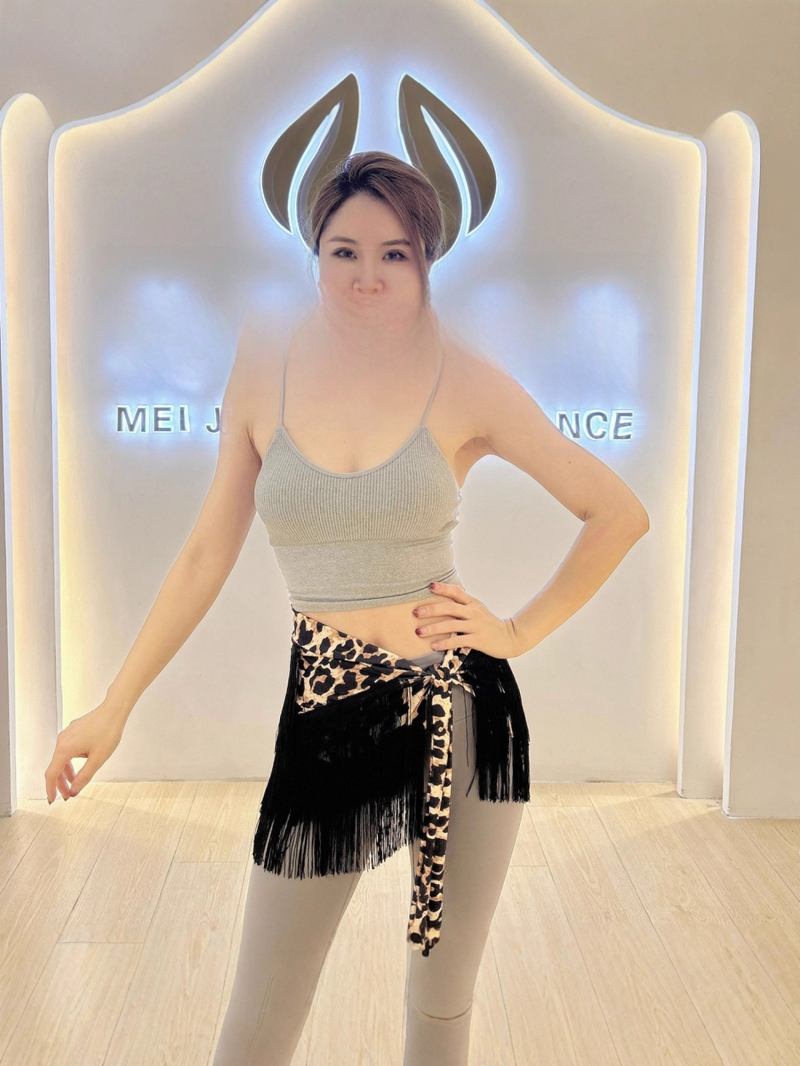 Fustă de dans latino pentru adulți cu ciucuri neregulați și șal șold broderat — poliester 50–70% + 30–50%, stil elegant, urban, vară 2025