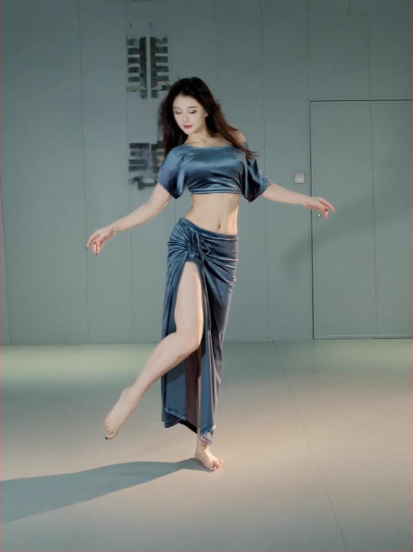 Set de practică pentru belly dance, costum cu fustă cu despicare, velur, poliester 30-50%, iarna 2024, pentru începători