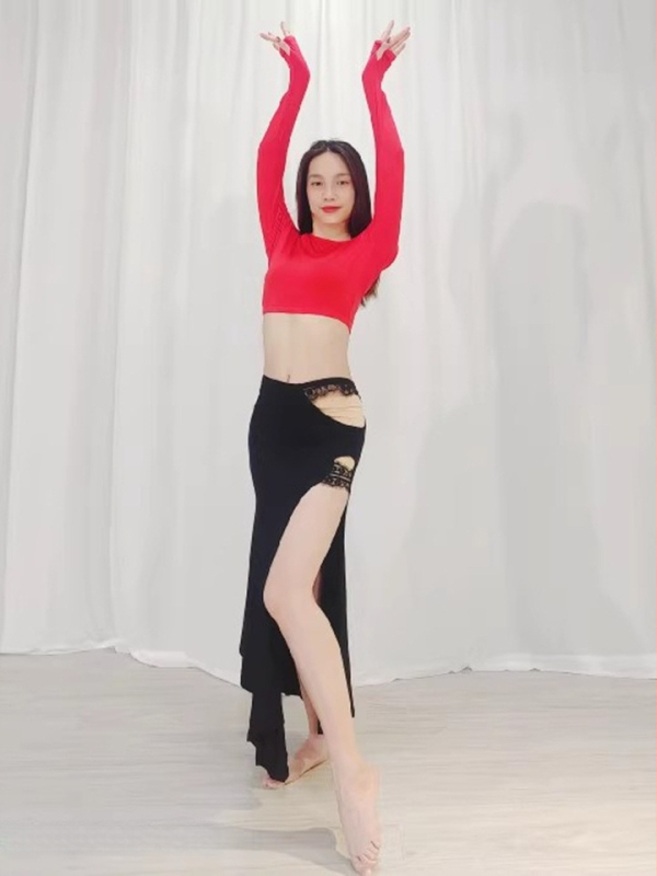 Set de Belly Dance: Top și fustă din modal; peste 95% conținut modal; lansare toamnă 2025; stil elegant, proaspăt și dulce; croitură prin cusături