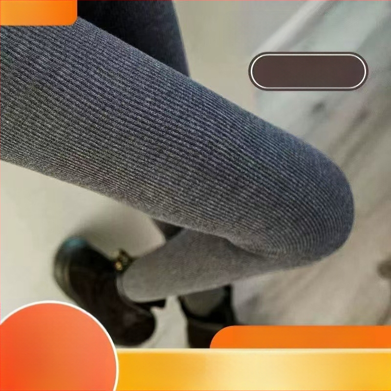 Ženske tople tajice s fleec podstavom, debeli, s vertikalnim prugama, s nogavicama