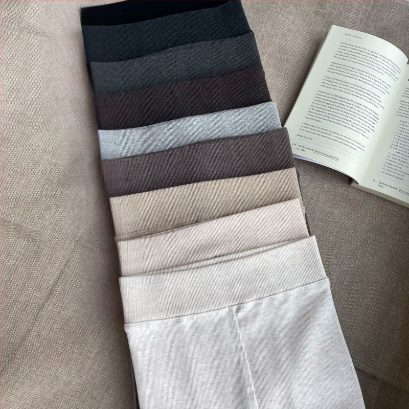 Debeli pamučni legging s visokim pojasom, ribasta tekstura i fleece podstava, vertikalne pruge, za jesen i zimu