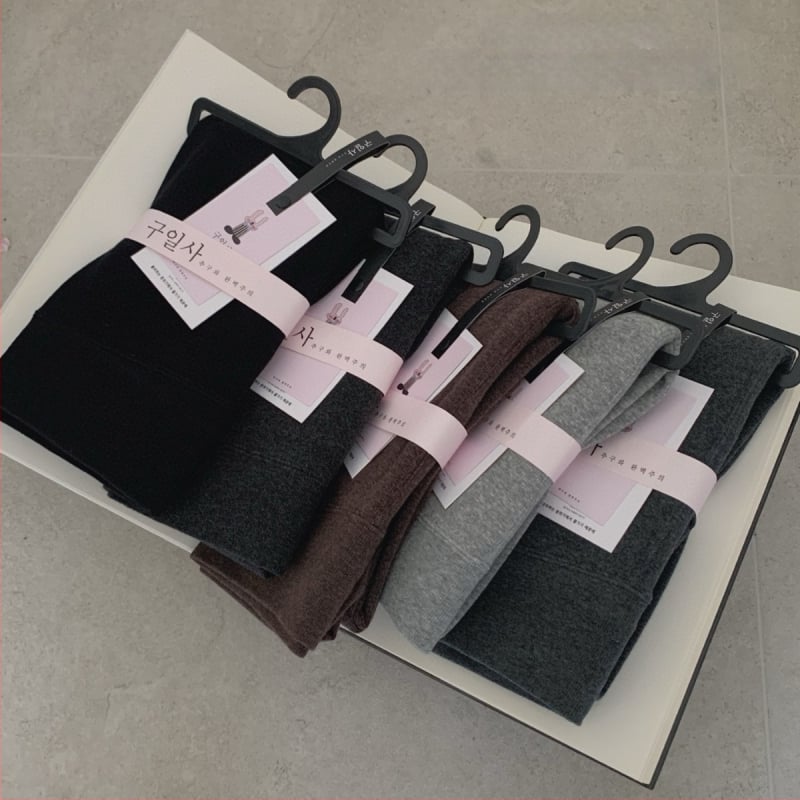 Kokvilnas zeķubikses ar flīsa iekšējo odere, augsta josta vēdera kontrolei, sēžamvietas pacēlājs, silta, ar kājām