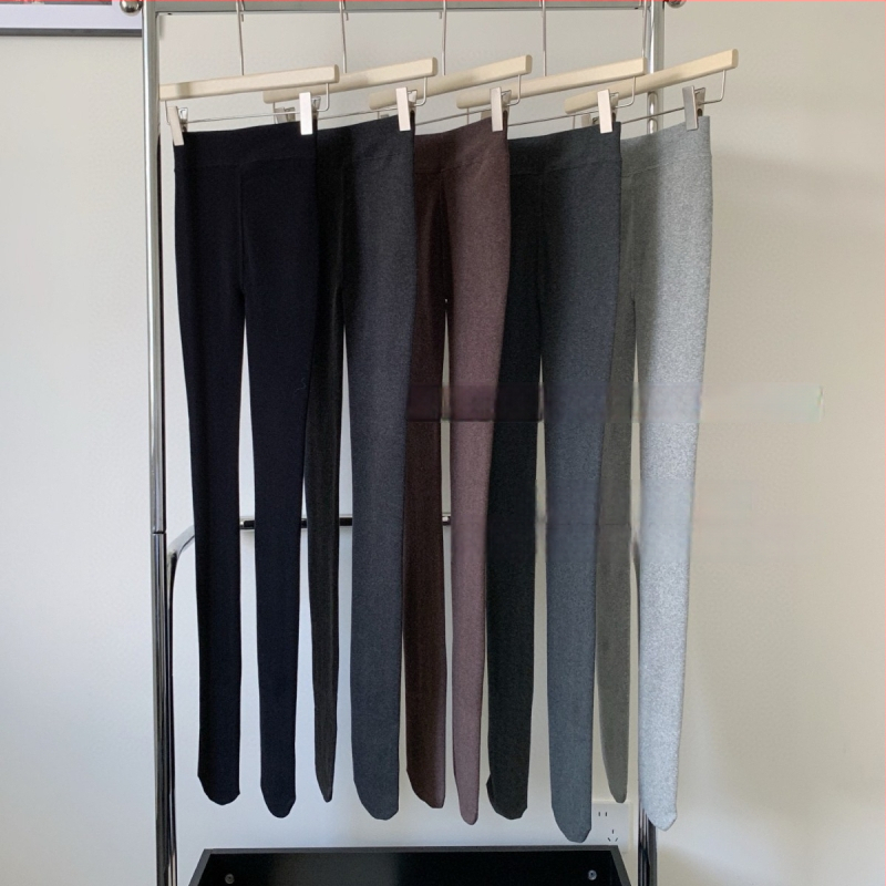 Kokvilnas zeķubikses ar flīsa iekšējo odere, augsta josta vēdera kontrolei, sēžamvietas pacēlājs, silta, ar kājām