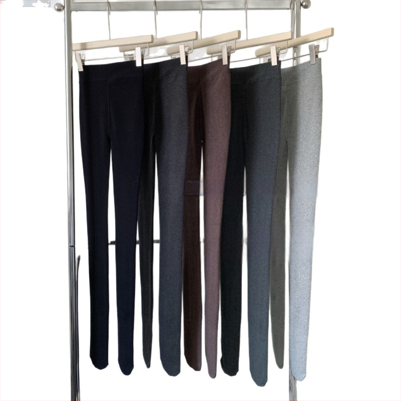 Kokvilnas zeķubikses ar flīsa iekšējo odere, augsta josta vēdera kontrolei, sēžamvietas pacēlājs, silta, ar kājām