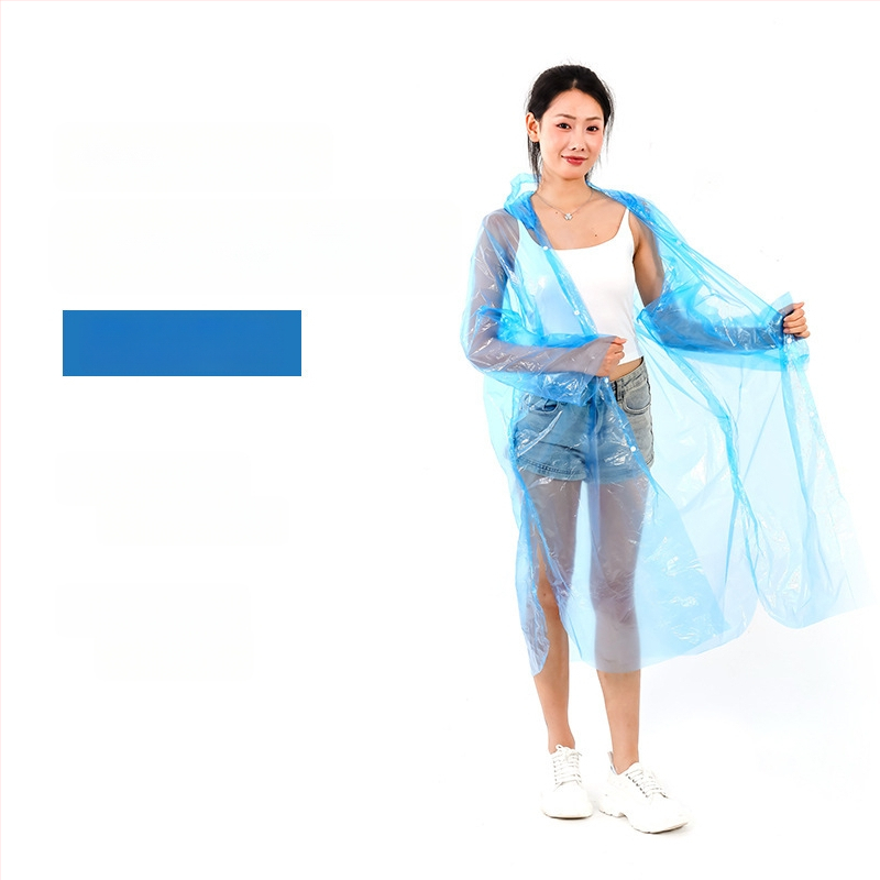 Vienkartinis lietaus pončas žygiams su PE audiniu, įprasto storio, 60–100 g, vienam asmeniui.