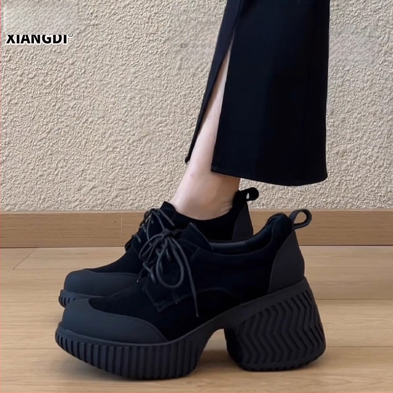 Лоуфъри с кравешка кожа, агнешка подплата, 6–8 см височинен ток, гумена подметка