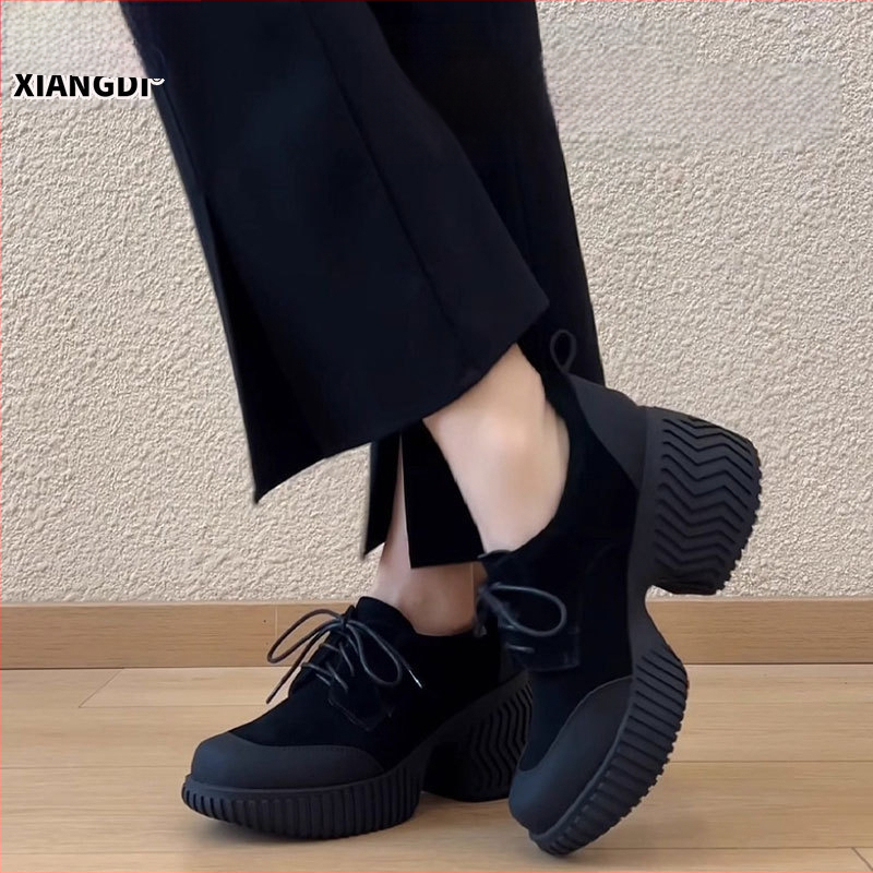 Лоуфъри с кравешка кожа, агнешка подплата, 6–8 см височинен ток, гумена подметка