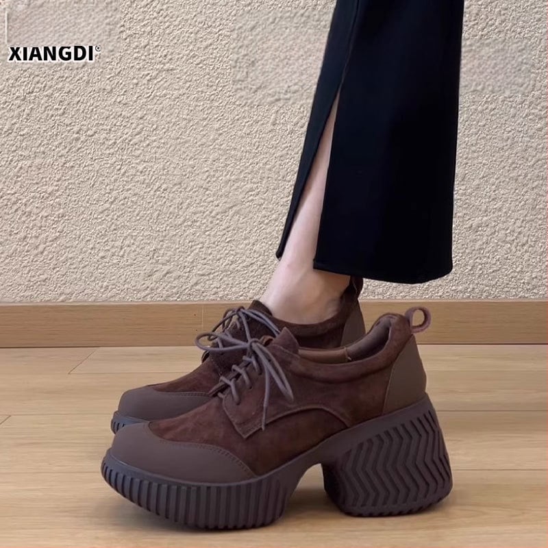 Лоуфъри с кравешка кожа, агнешка подплата, 6–8 см височинен ток, гумена подметка