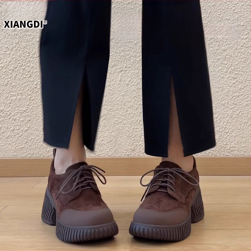 Лоуфъри с кравешка кожа, агнешка подплата, 6–8 см височинен ток, гумена подметка