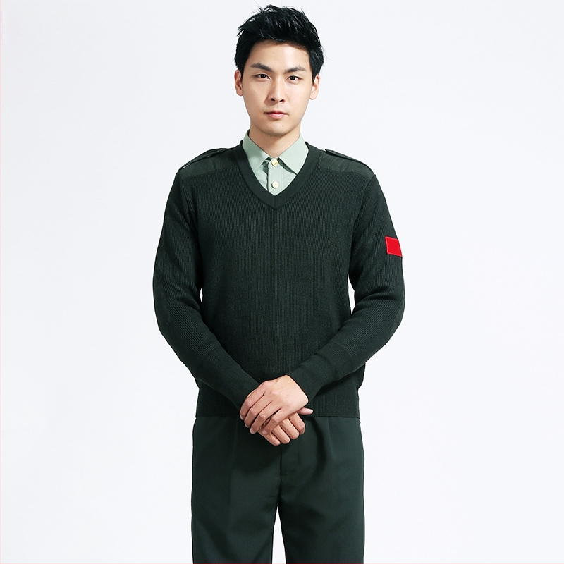 Megztinis su džakardo raštu, apvalus kaklas, ilgomis rankovėmis, plonas vilnos mišinys su nailonu, įprastas ilgis (50–65 cm)