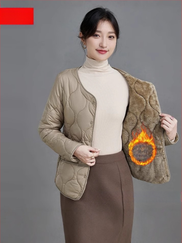 Palto damă cu umplutură poliester-bumbac, gros și cald, croială Slim-Fit, guler rotund, închidere cu nasturi pe un rând