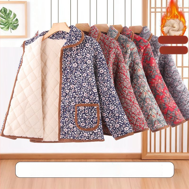 Jachetă cu umplutură din bumbac pentru femei mature, stil toamnă–iarnă, lungime medie, guler polo; țesătură TR, material principal PVC 90–95%, umplutură din bumbac-silicat (polimer) 30–50%