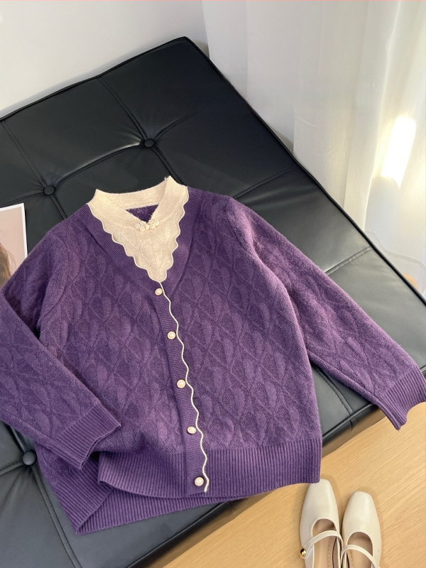 Moterų kiniško stiliaus megztinis su velvetiniu audiniu, imitacija dviejų dalių komplekto, apykaklė cheongsam, augalų ir gėlių raštas; audinys: akriliniai pluoštai; pagrindinis sudėtis <=30%; spandeks <=30%.