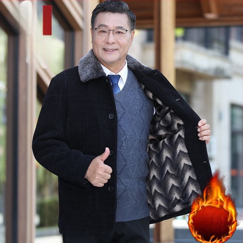 Мъжко зимно яке със лацетна яка, еднобортно закопчаване, свободен силует, джобове с патч-панели, полиестерна материя