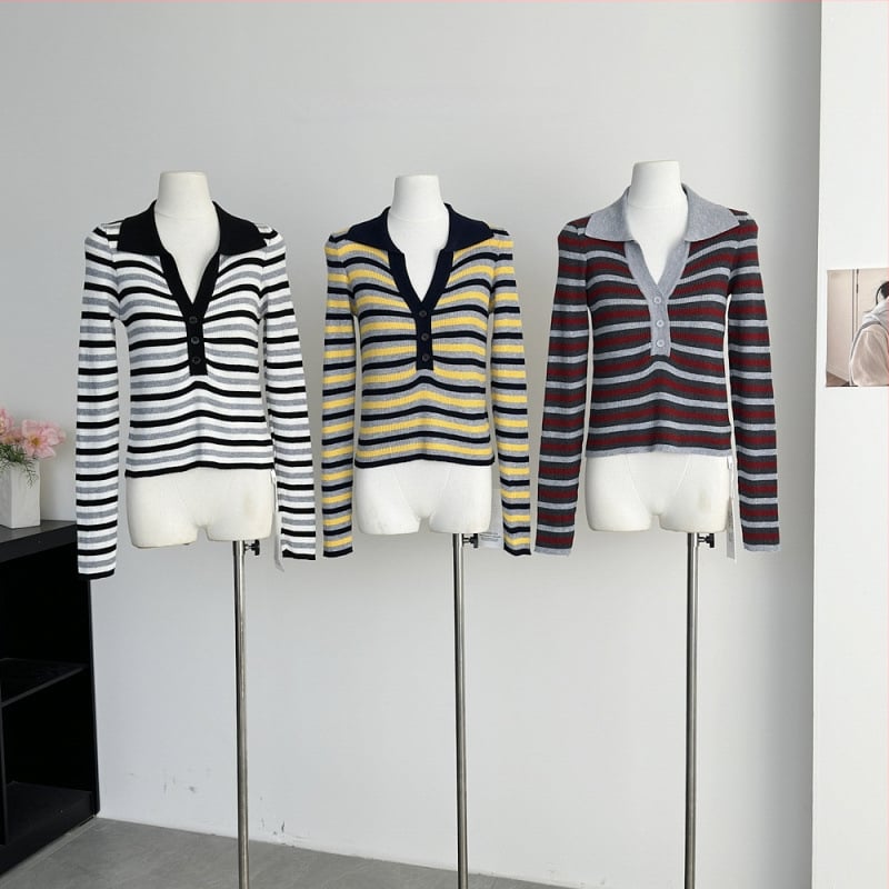 Раиран плетен пуловер – висока яка, копчета, слим фит, полиестер над 95%