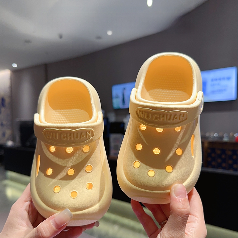 2025 nove dječje Crocs-stil cipele s rupicama, protuklizne, antibakterijske, za unutarnju upotrebu