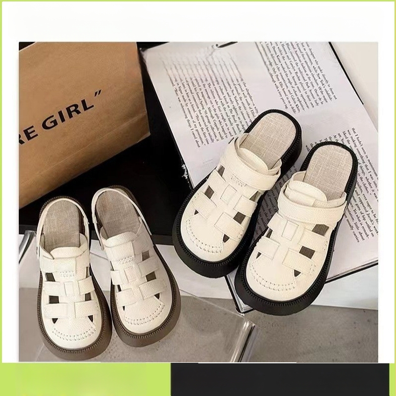 Ikdienas romiešu stila sandales ar perforētu dizainu un bieza platforma, aizvērts purns, PU augšējā daļa, bez iekšējās oderes, vasara 2025