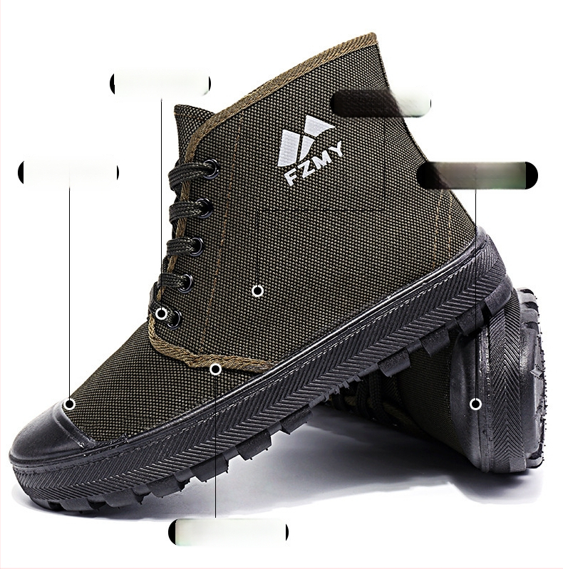 Pantofi: înalți, din canvas, talpă din PVC, antiderapant și rezistenți la uzură