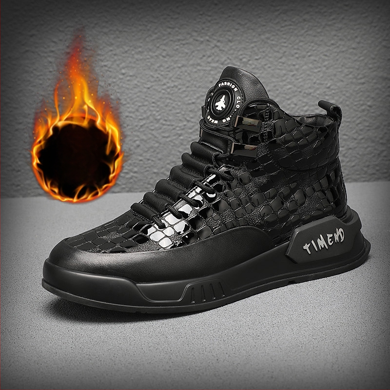 Kožne visoke čizme, gornji dio od dvostruke teleće kože, gumeni potplat, okrugli vrh, niska potpetica