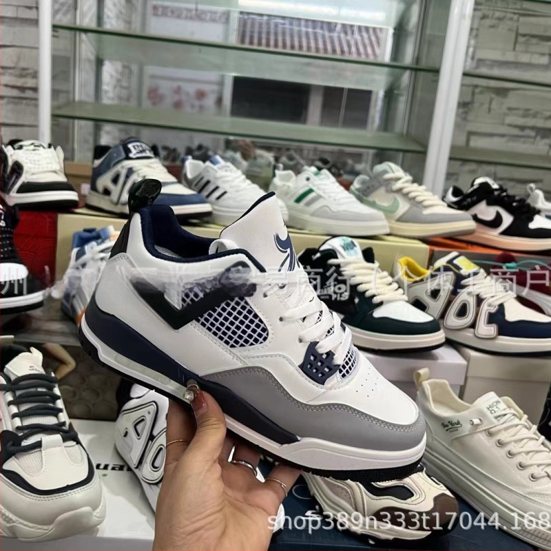 Vyriski platforminiai batai, viršus iš Super Fiber, viduje tinklas, padas iš gumos, užsegimas raišteliais, žemas viršus, apvalus pirštas, kulno aukštis 3–5 cm, kvėpuojančios ir atsparios slydimui