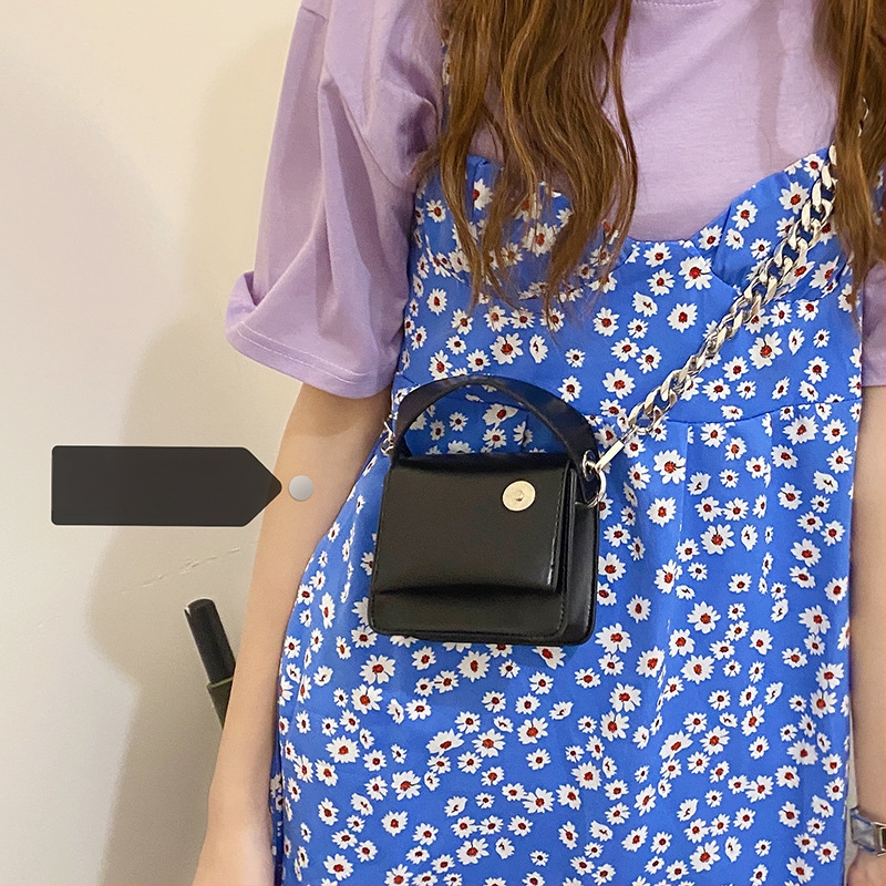 Koreanska mini crna torbica s debelim lancem, mala kvadratna torbica za žene, crossbody, za ruž i novčanik