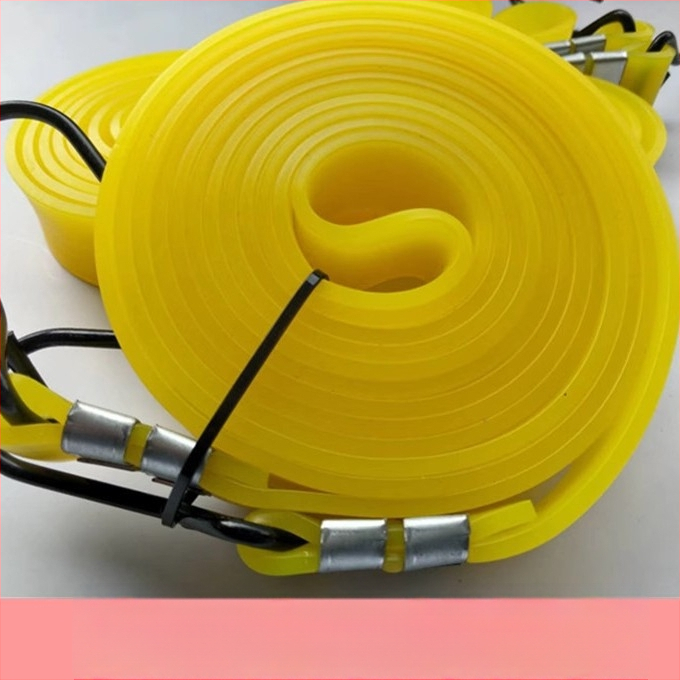 Elastinė bagažo rišimo juosta; medžiaga: jautienos oda; tipas: elastinė juosta; tinkama bagažo surišimui; galima įsigyti kelių ilgių