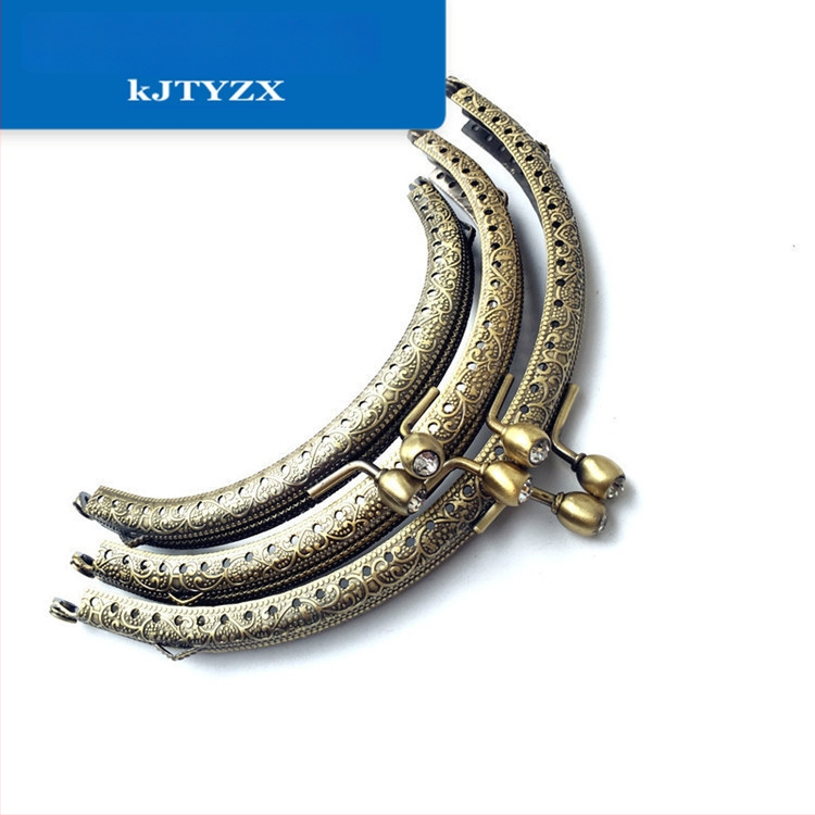 Rankinės vyris su reljefine deimantų galva — Koujin BY850001, medžiaga geležis