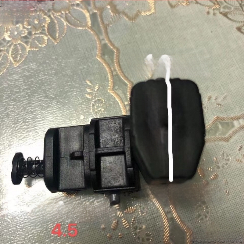 Pagasi aksessuaarid – teleskoopilise varre lukustuslips ja metallist klamber (komponentendid)