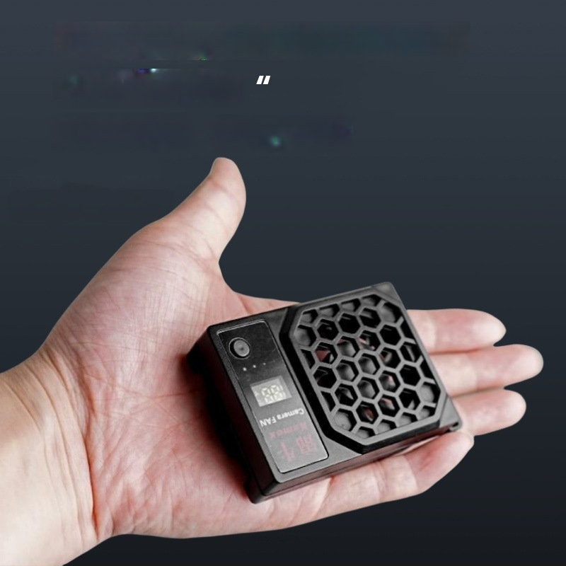 Félvezető kamera hűtő SY-0702 – 43 g, műanyag, USB-C; Kompatibilis Sony, Fujifilm és Canon tükör nélküli kamerákkal