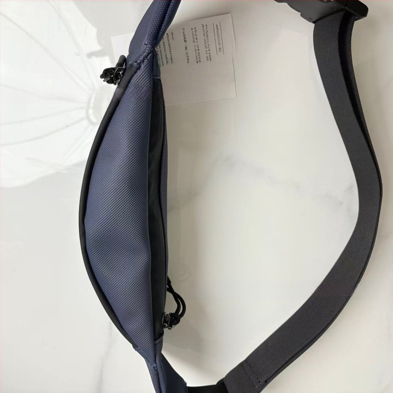 Ανδρική τσάντα μέσης, PVC υλικό, αδιάβροχη, επένδυση πολυεστερική, κατάλληλη για ταξίδια αναψυχής