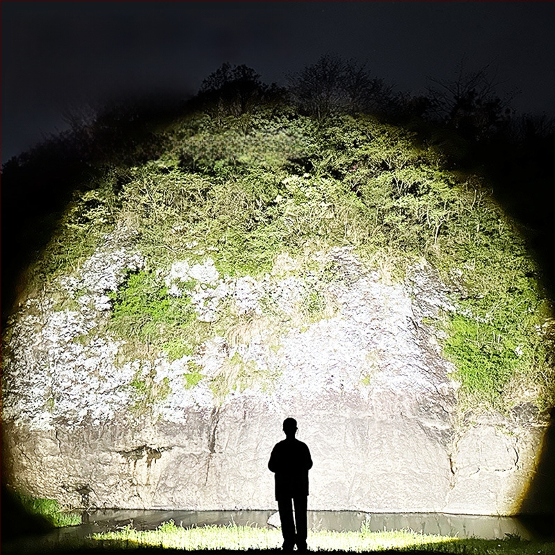 LED фенер с ръчен генератор, 30W, алуминиева сплав, 26650 литиева батерия, презареждаем, обхват до 500 m