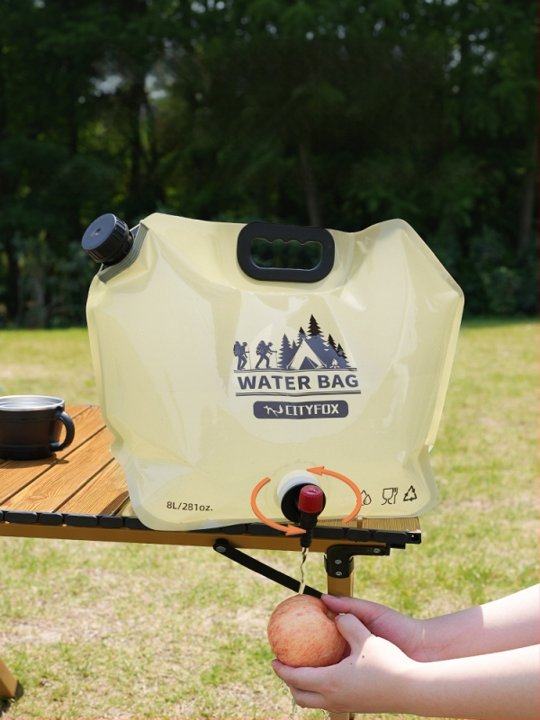 Kültéri víztároló tasak 8 L csap, összecsukható, élelmiszer-minőségű PE+PA+PET