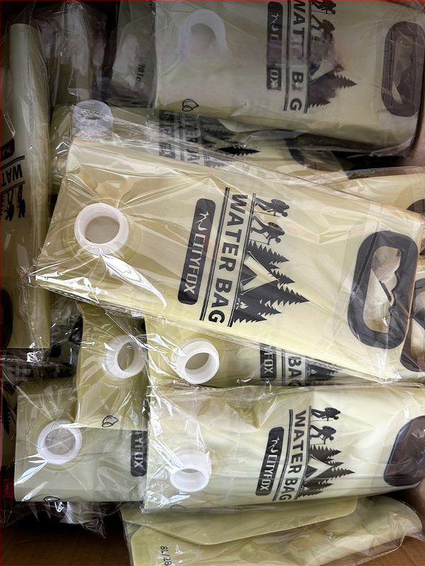 Kültéri víztároló tasak 8 L csap, összecsukható, élelmiszer-minőségű PE+PA+PET