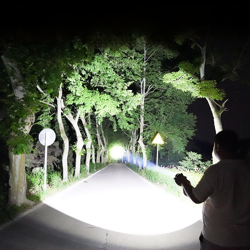 Фенер от неръждаема стомана LED, 40W, презареждаем, ръчно зареждане, обхват до 500 м, капацитет на батерията 4800mAh