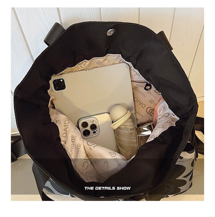 Moteriška kuprinė su traukimo virve korejiečių stiliumi, nailonas, poliesterio pamušalas, vienspalvė, išlenktos pečių juostos, tinkama universitetui, ruduo 2025