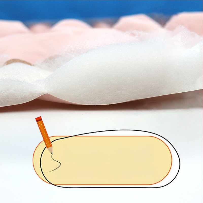 Téli vastagított kisállat kabát — pamut kabát bársonyos reliefmintával macskáknak és kölyökkutyáknak (Importált; IP engedélyezett; Eredet: Tajvan/Kína)