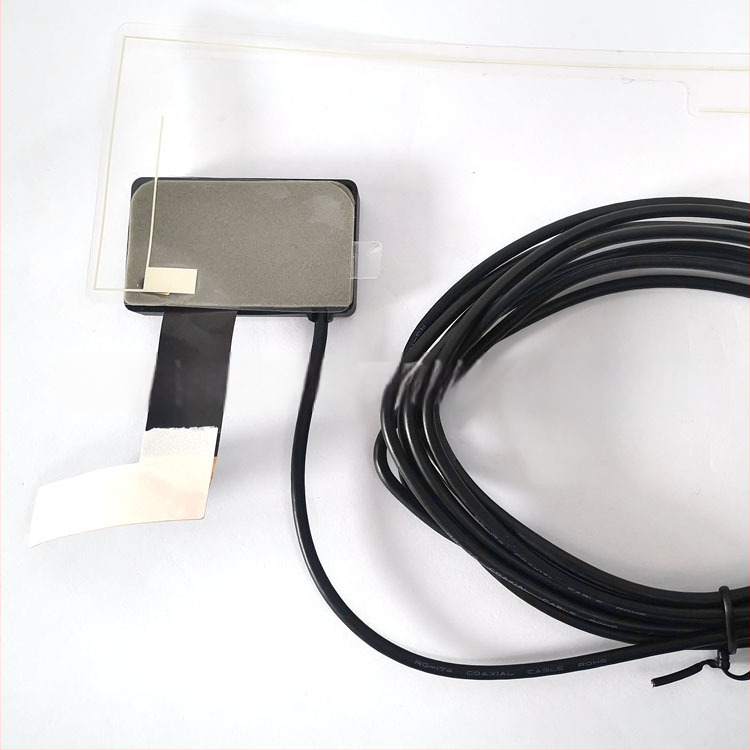 Autó DAB/FM/AM digitális rádióantenna — Frekvenciasáv: 174–240 / 1452–1492 MHz; Nyereség: 15 dB ±3 dB; L‑Band nyereség: 18 dB ±3 dB; Kimeneti impedancia: 50 Ω; SWR ≤ 2