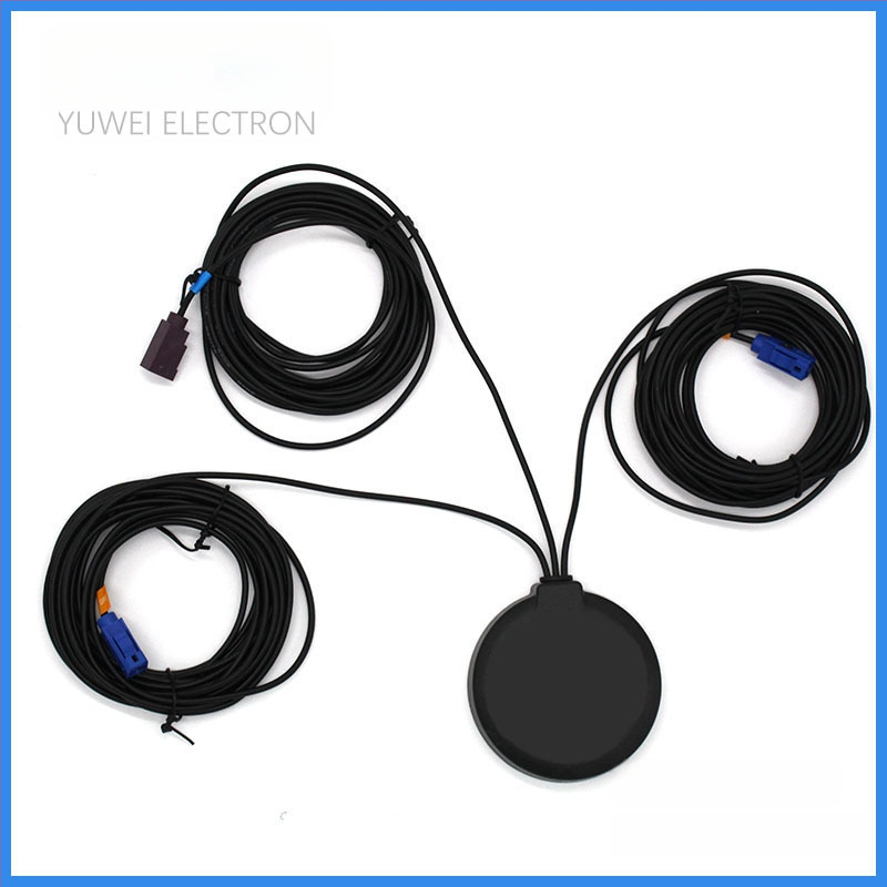 Autóba szerelt 3‑in‑1 GSM/FM/GPS antenna – Nyereség 8–15 dBi; Frekvenciatartomány 1800; Impedancia 75 Ω; SWR ≤ 2.0